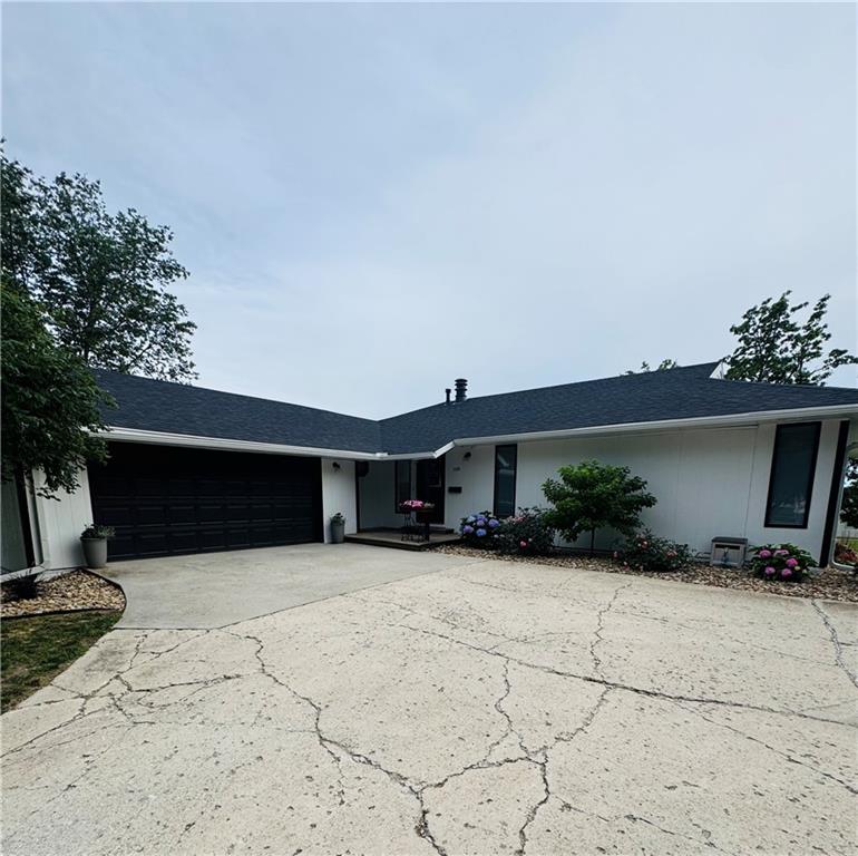 109 W 3rd StreetStanberry, MO 64489