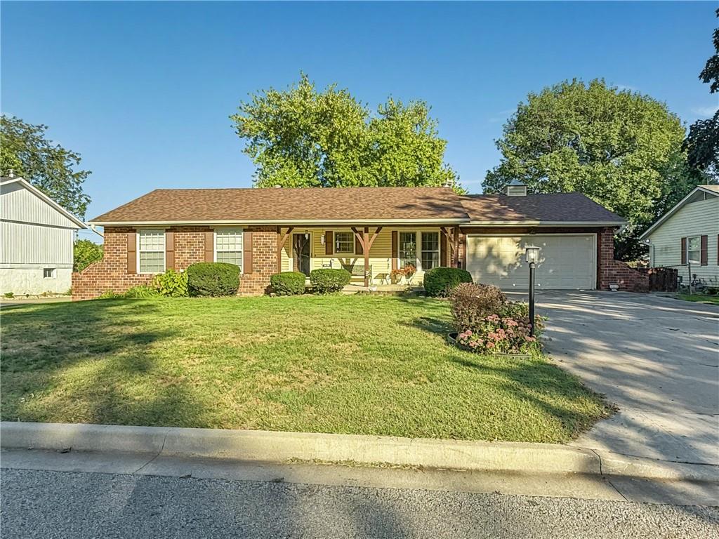 1251 E Crestview DriveMaryville, MO 64468