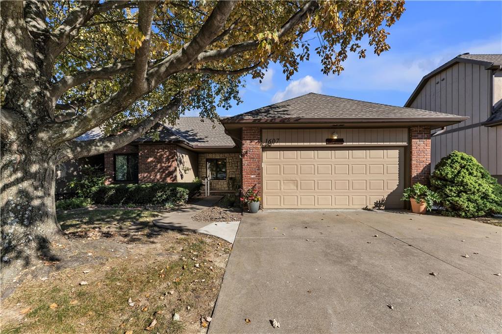 1607 Buckingham StreetSt Joseph,&nbsp;MO&nbsp;64506