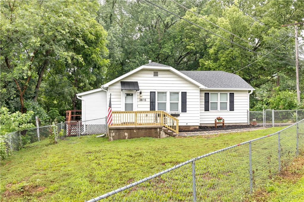 3815 E Ayrlawn DriveSt Joseph, MO 64503