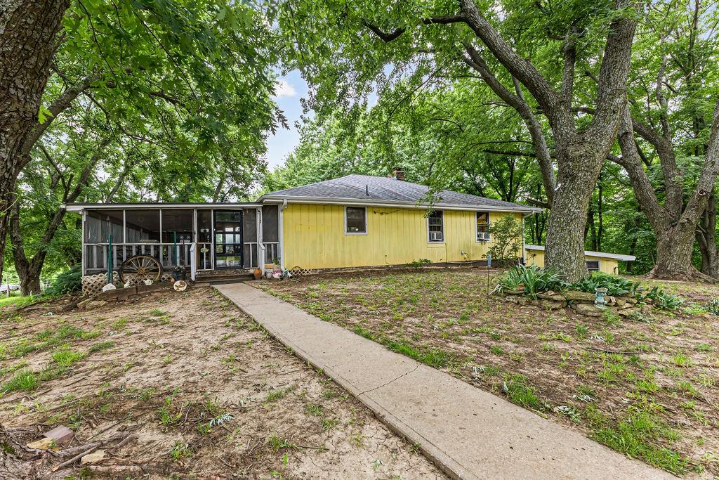 3252 SW Warnicks RoadSt Joseph,&nbsp;MO&nbsp;64504