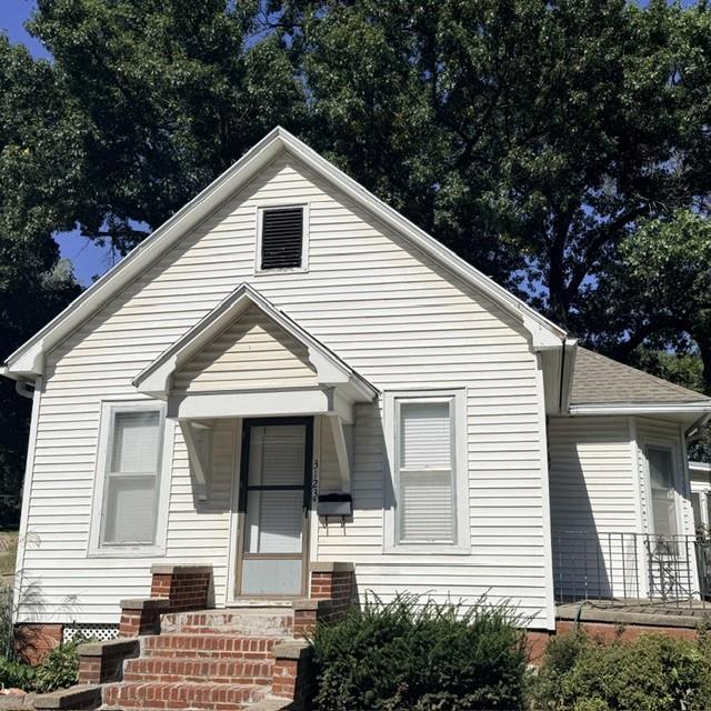 3123-3123 1/2 Gene Field RoadSt Joseph,&nbsp;MO&nbsp;64506