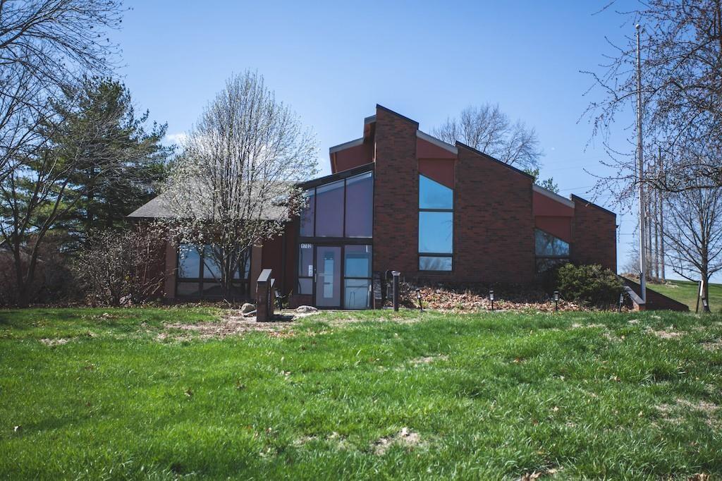 1702 Buckingham StreetSt Joseph,&nbsp;MO&nbsp;64506