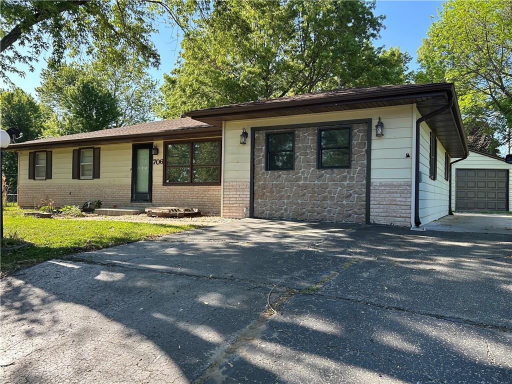 706 W 16th StreetMaryville, MO 64468