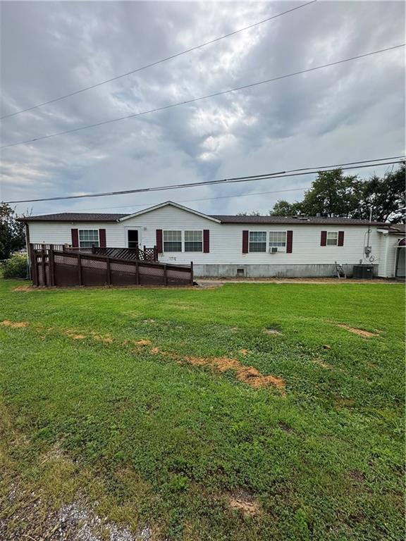 3008 SW Lakefront LaneSt Joseph,&nbsp;MO&nbsp;64504