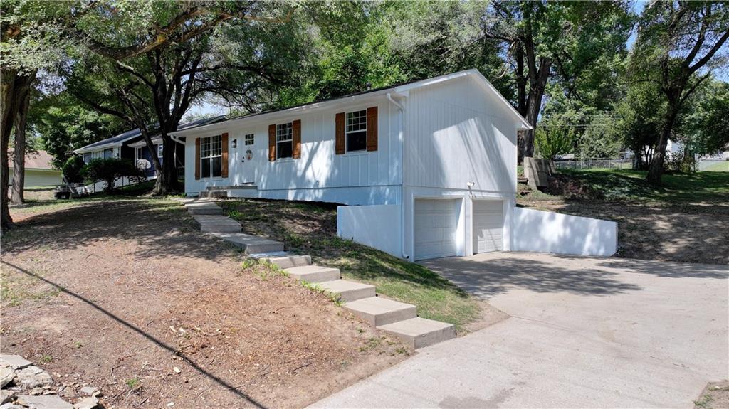 2411 Blackwell RoadSt Joseph, MO 64505