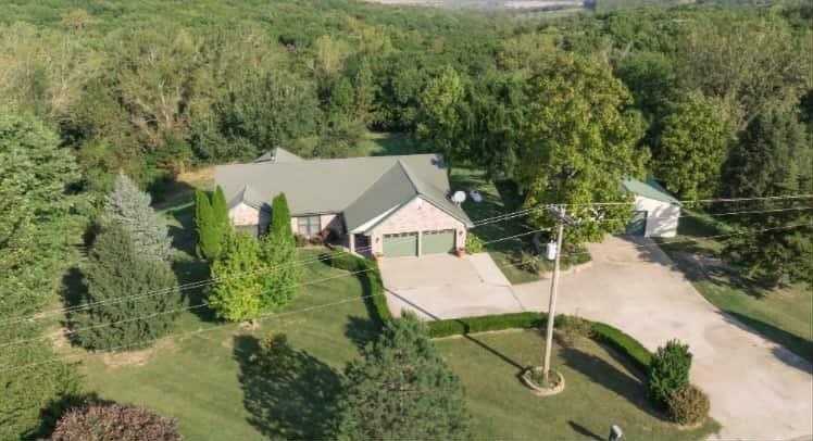 10306 SW State RT JJ HighwaySt Joseph, MO 64504