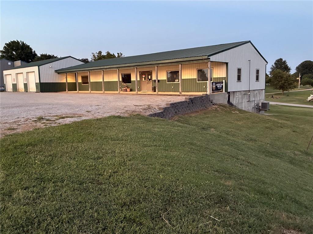 17567 US Highway 71 N/ASt Joseph,&nbsp;MO&nbsp;64505