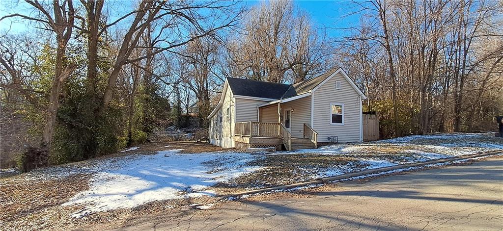 512 Shady AvenueSt Joseph, MO 64505