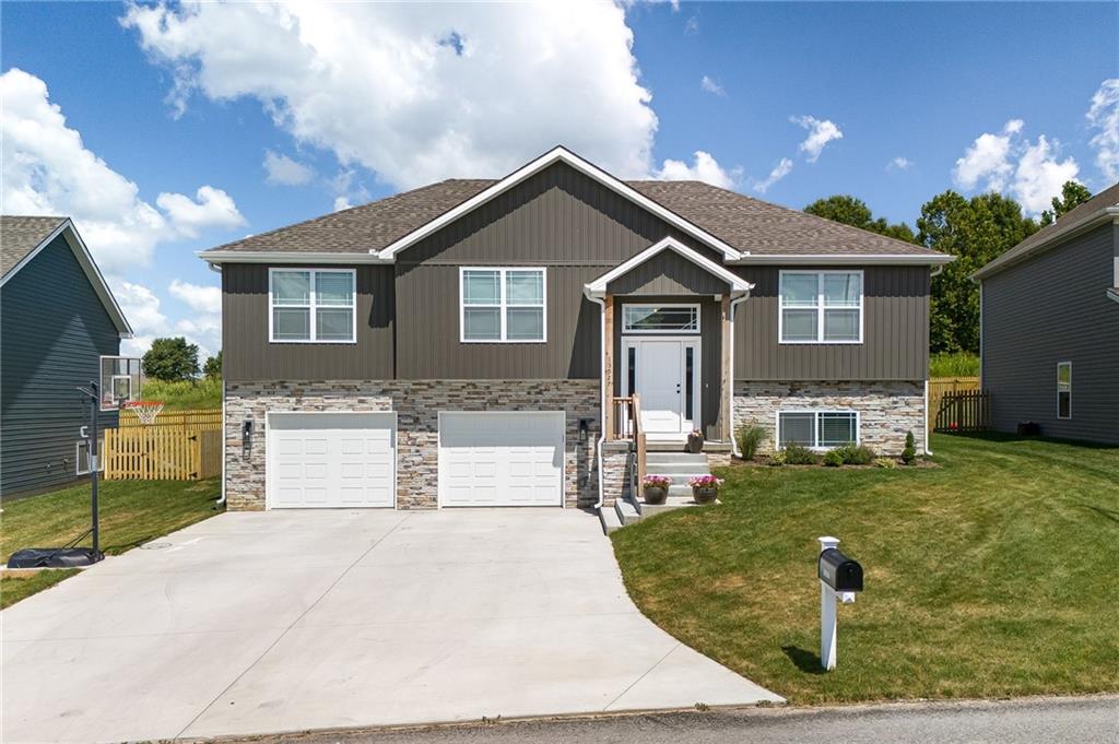 13927 Indian RidgeSt Joseph, MO 64505