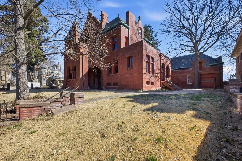 802 Hall StreetSt Joseph,&nbsp;MO&nbsp;64501