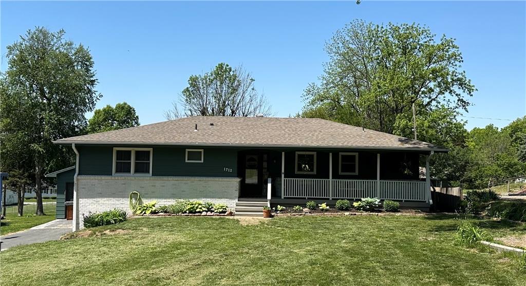 1712 S 40th StreetSt Joseph, MO 64507