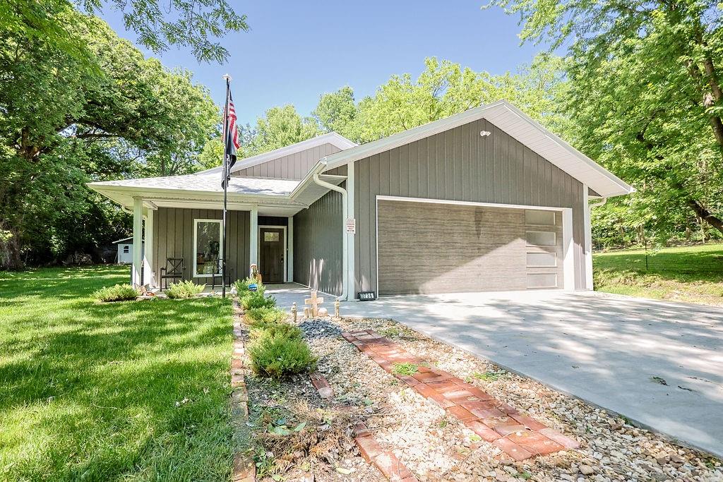 3736 S 11th Street RoadSt Joseph, MO 64503