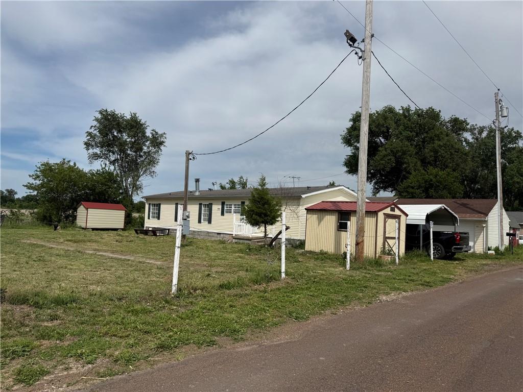 3317 Christie Lane RoadSt Joseph,&nbsp;MO&nbsp;64504