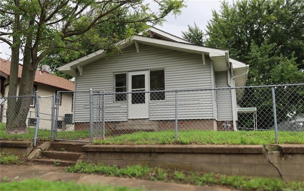 16 E Hyde Park AvenueSt Joseph, MO 64504