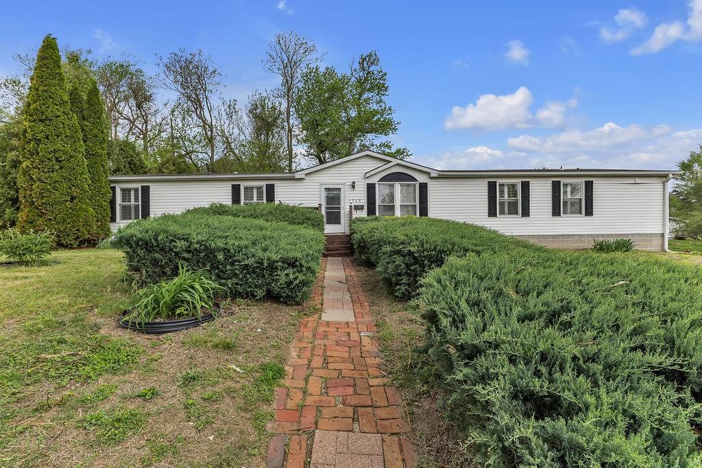 1529 Angelique StreetSt Joseph,&nbsp;MO&nbsp;64501