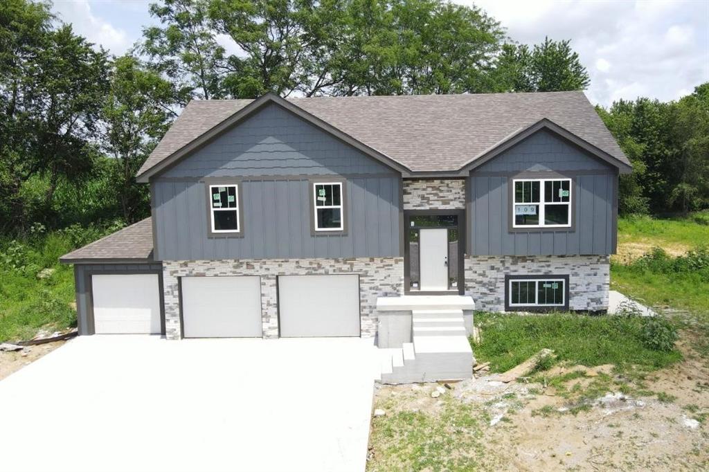 109 Johnson CircleDearborn,&nbsp;MO&nbsp;64439