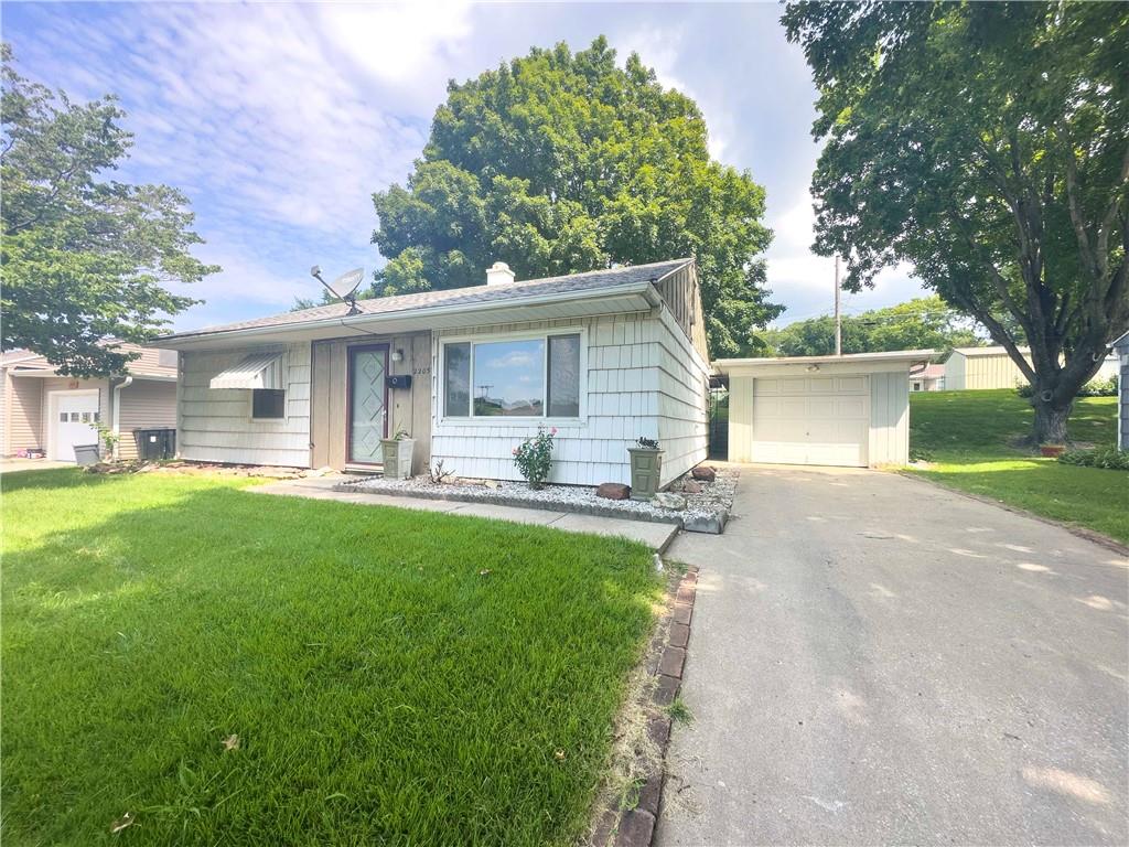 2205 Maple StreetSt Joseph,&nbsp;MO&nbsp;64507