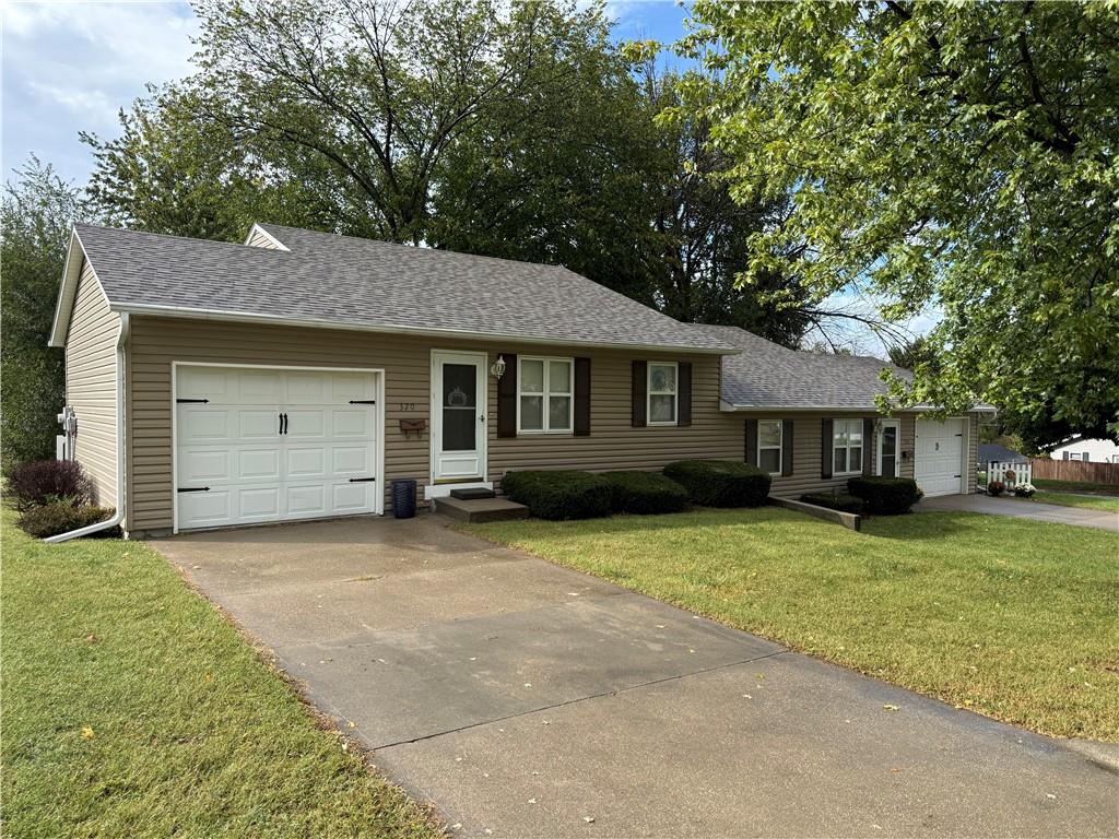 320/322 N Charles StreetMaryville, MO 64468