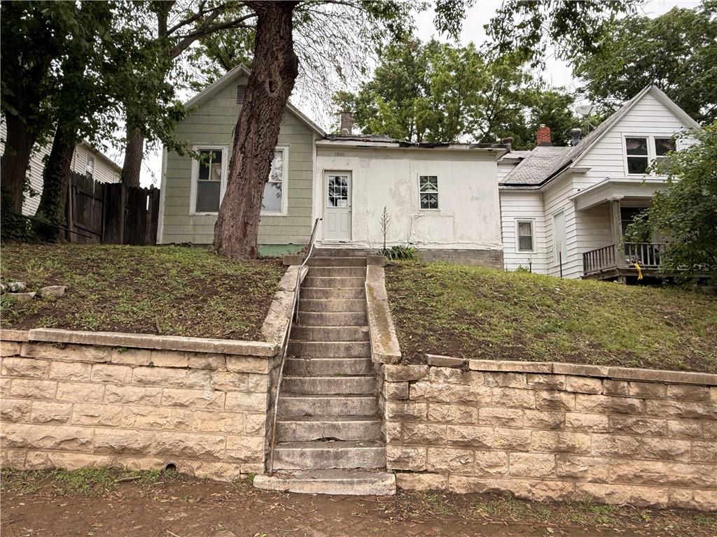 1921 Jones StreetSt Joseph,&nbsp;MO&nbsp;64501