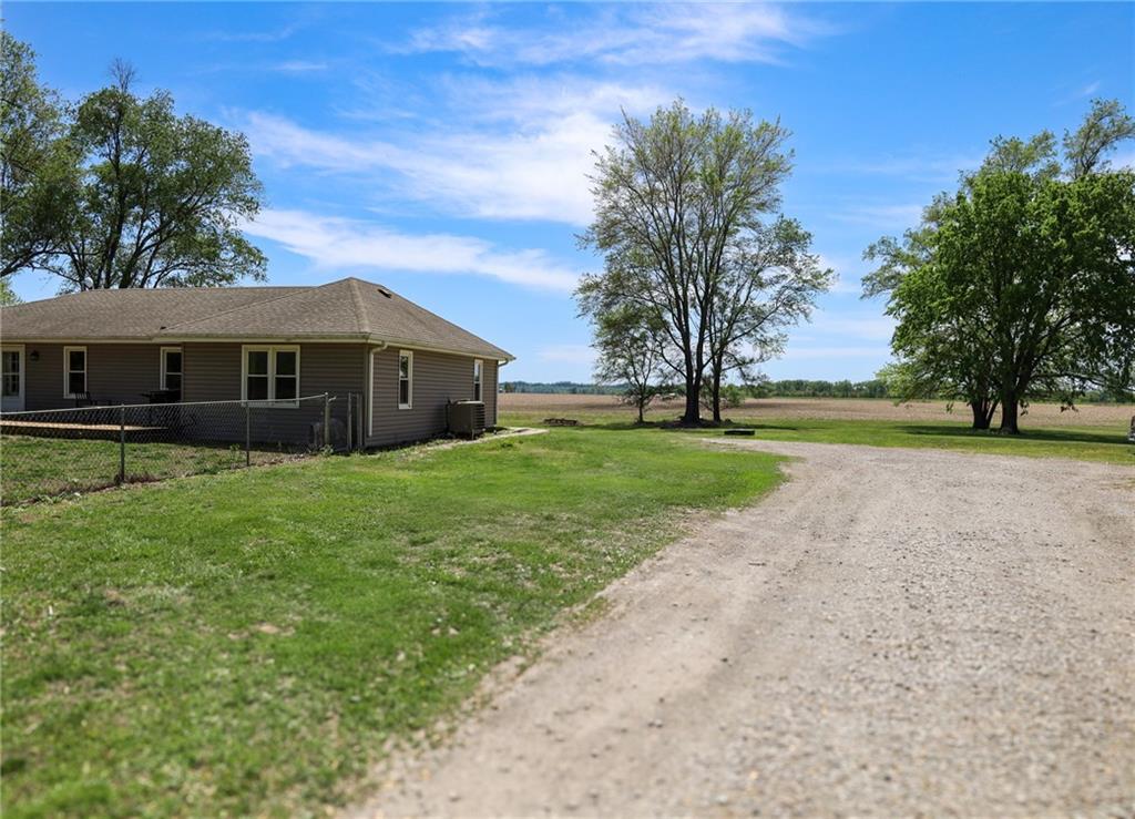 7166 State Route T HighwayAmazonia, MO 64421