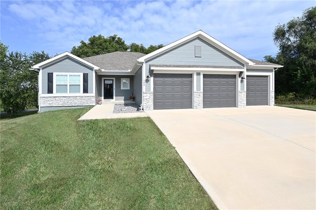 106 Troutman CircleDearborn, MO 64439